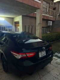 كامري 2020  SE ((ترهم للبيع او المراوس)) السيارة حادثها جاملغ خلفي جهه...