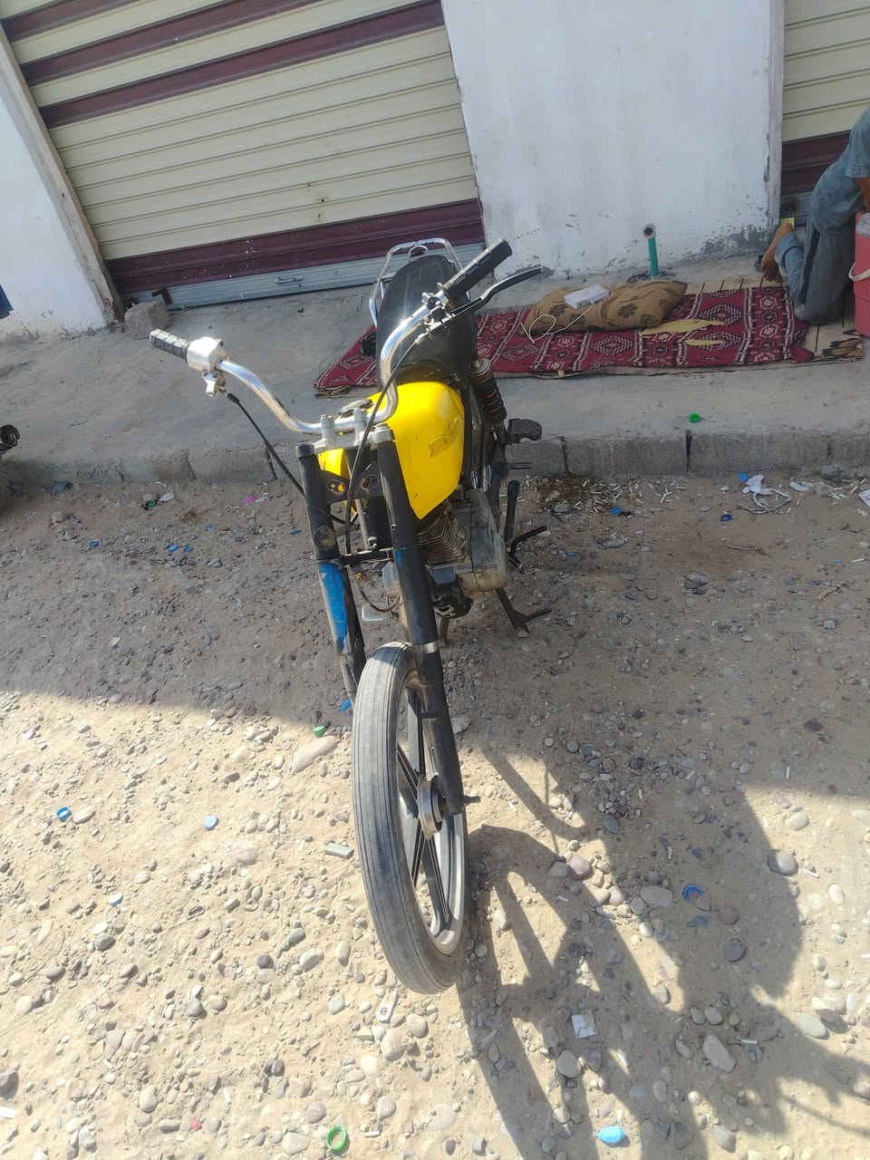 أعاده المنشور بسبب الوعود الكاذبه
مكان الدراجه صلاح الدين بيجي
سلام عليكم دراجه البيع عاطل مايشتغل محرك خمسه كير بدون  سلف ابيع محرك مايشتقل ماعرف شبيه
رقم ***********
 سعر الدراجه 100وبي مجال
