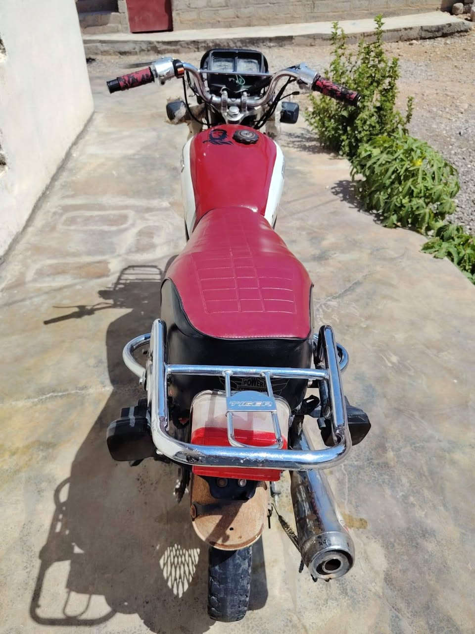 السلام عليكم موطور تايكر 2021 كهربائيات كله شغاله محرك مبدل ولفات فقط شلعه ومعدل نار ( السعر 425 وبي مجال للطيبين***********
