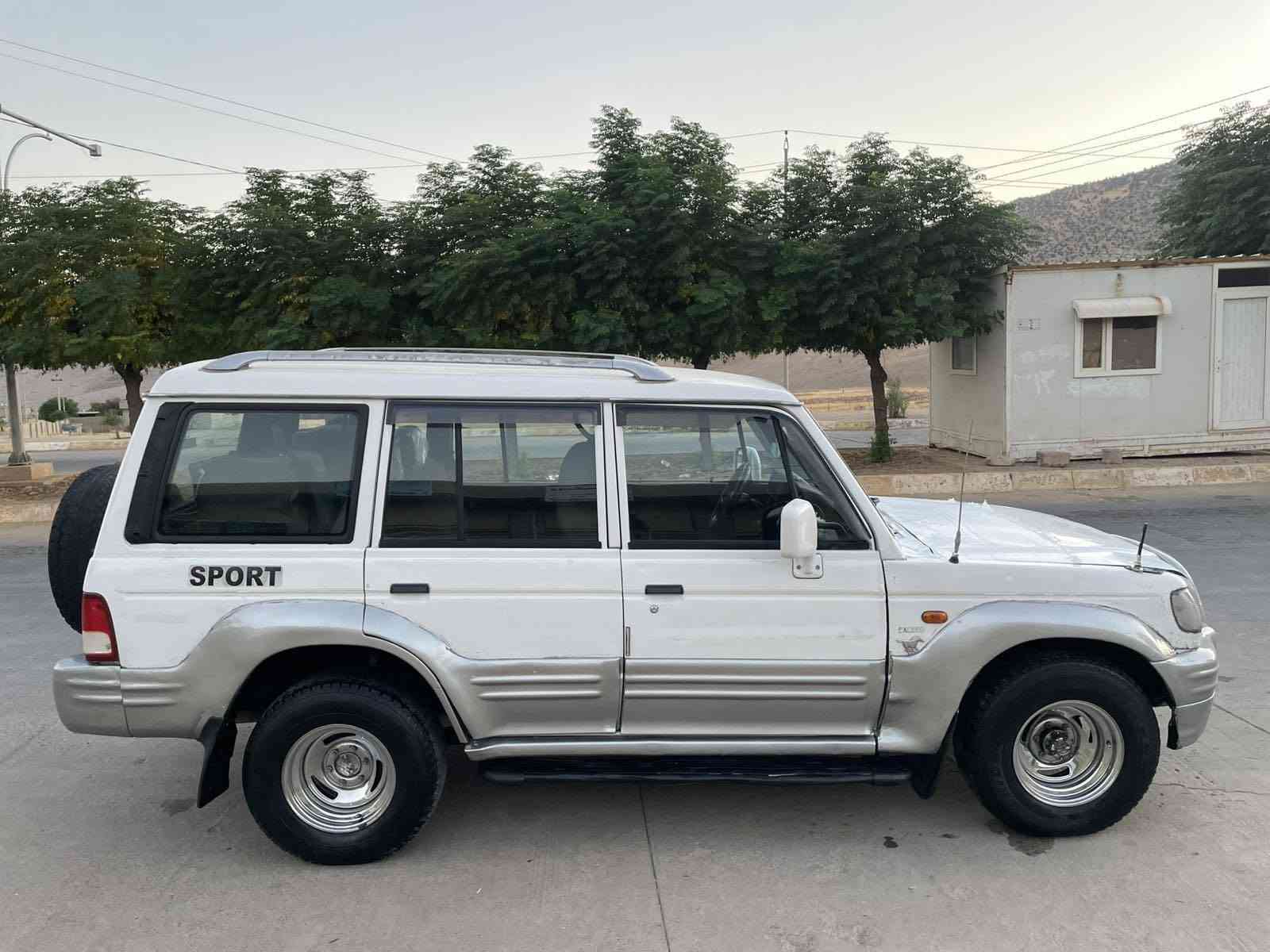 گالوبەر مۆدیل V6 2002ئاڕم سۆران گێڕو مەکینەو ئکسل توندوتۆڵی بەشەرت کارەبای کامل ئیش دەکات دەعم ولێدراوی نیە بۆیاغی زۆر کەمە وەرگەڕان بەشەرت خایس ڕزیوی وشانسی بەشەرت چوارتایەو ویلی شازی بۆبەستراوە .ماشاءاللە دەشبول وبەردەرگاوو ناوی لۆک ماوەتەوە  تەنها 19گەڵا شوین دەوروبەری ڕانیە ***********فایبەر واتساب رانية, السليمانية
