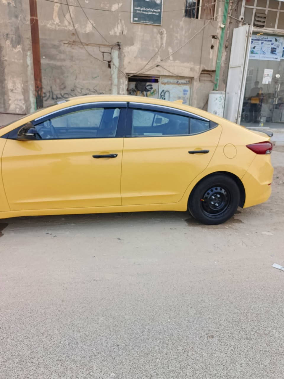 لنترة امريكي موديل 17 رقم بغداد كير AT ومكينه 2000  دوش جديده وتبريد وحداديه جديد شرط موصفات نص فول تخم تاير جديد  حادث سيارة مرفق بل منشور   ولباقي مكفولة مكان سياره ديوانية  رقم تليفون‏‪***********‬‏ تصال فقط  غير متواجد ع فيس   سعر 117
