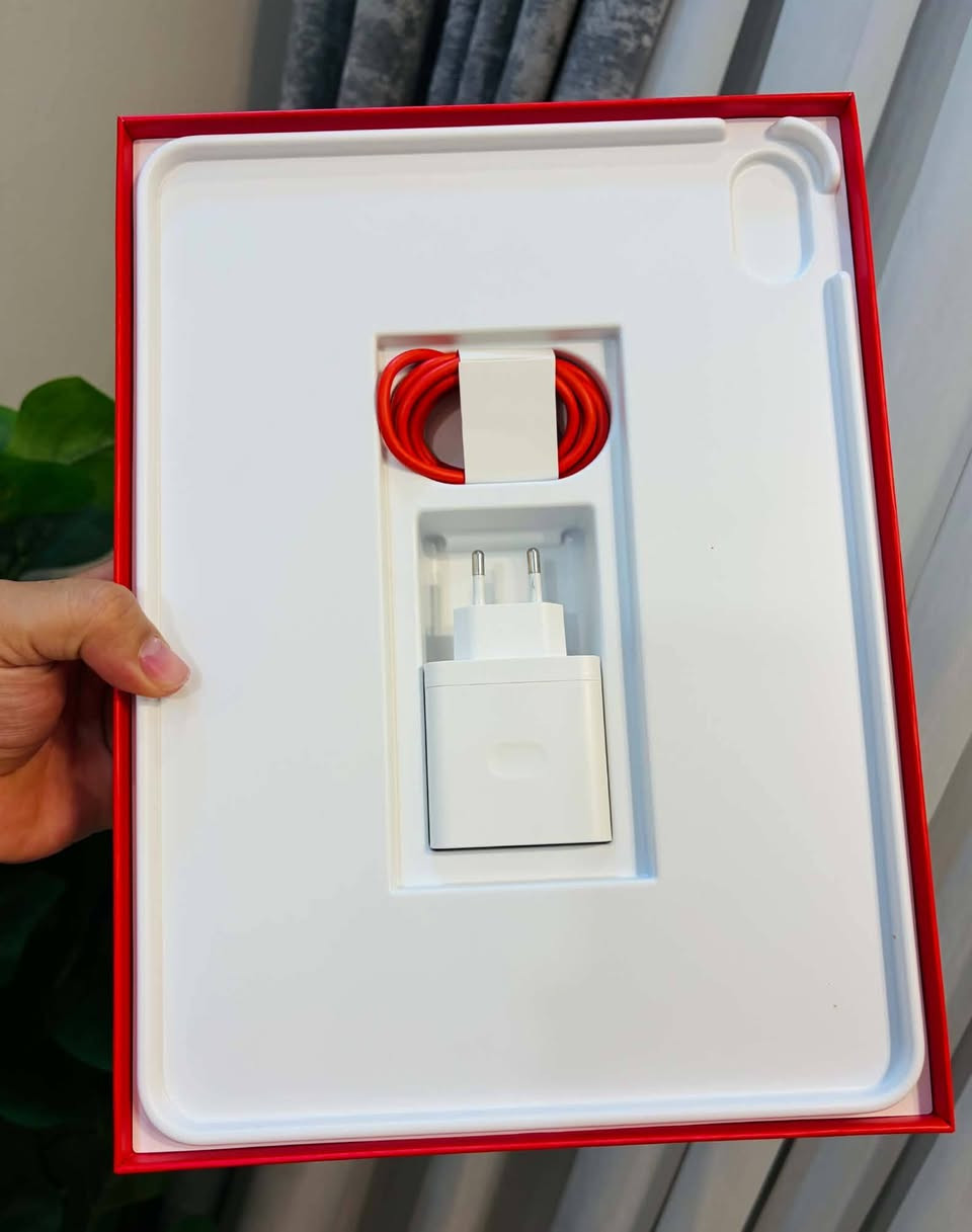 OnePlus Pad 4
فلاكشب معالجSnapdragon® 8 Elite Gen 5 
شاشه 144 هيرتز 
شاحن 80 واط
دقه الشاشه 3.5k
جميع الالعاب 120 فريم 
السعر 875 وبي مجال حك الجيه 
*********** بغداد الكسره
نضافه 100 ذاكرة 256 عشوائيه12
