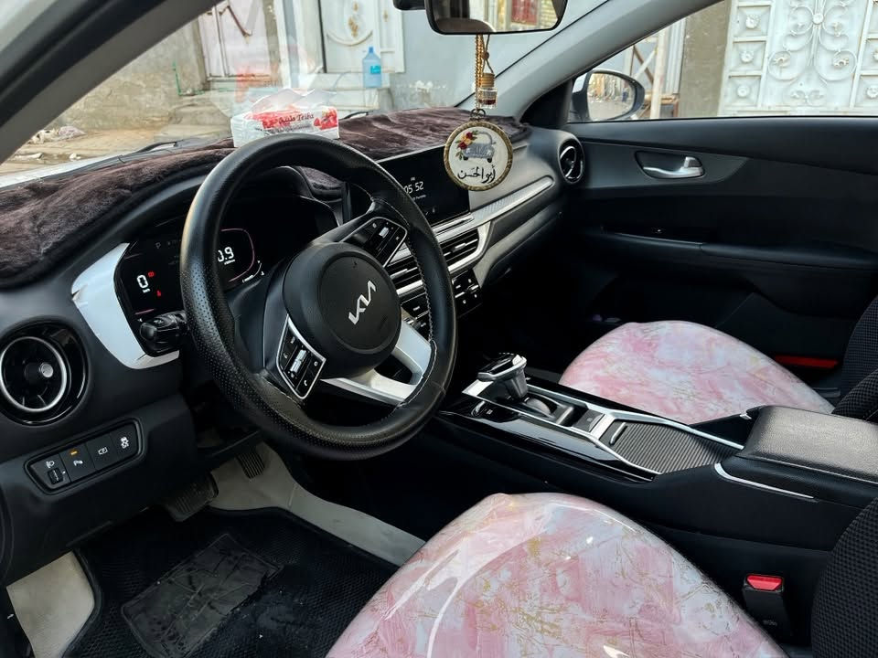 K3 2024
السيارة مكفولة بيها رصعات ثنين بسيطات
ماشيه ٣٥ الف 
مكانها نجف 
سعر ١٣٥ وبيها مجال للشراي 
***********

