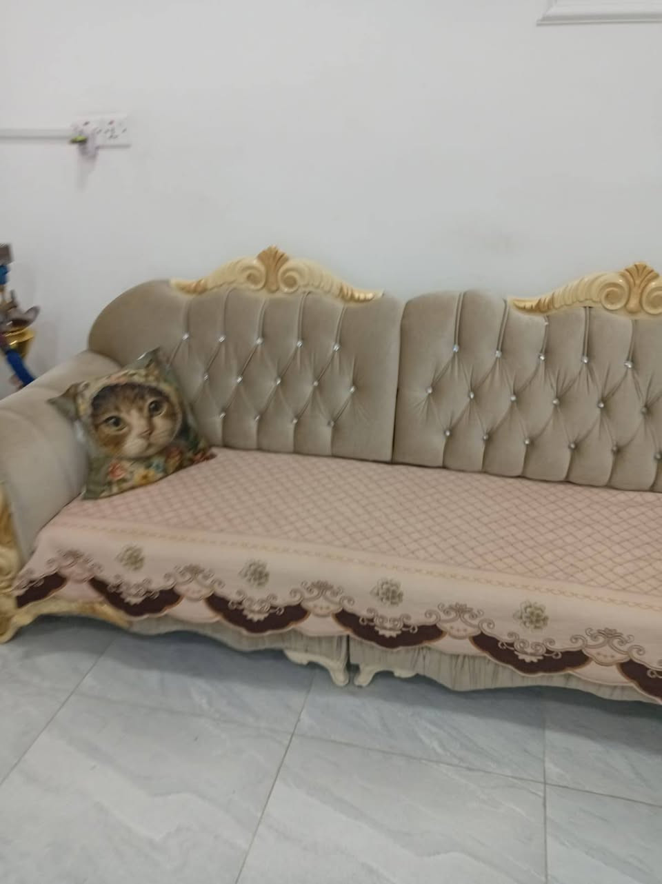 ديوان ٩ مقاعد جديد قفلة ٣٥٠ كدامكم بالصور لكعة مابي ***********
