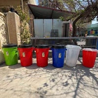 سطل بلاستك • ٨ قطع • نظيفة