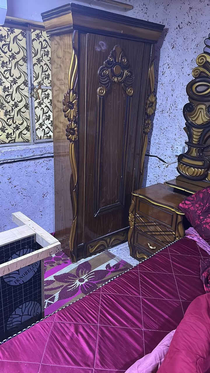السلام عليكم عندي هاي الغرفه البيع مكان بغداد السعر 700 وبيه مجال ***********

