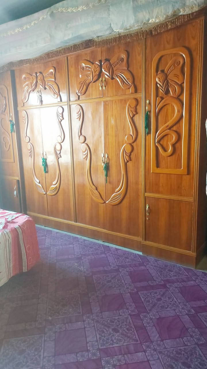 السلام عليكم عندي قرفت خشاب البيع قرفه نضيفه بشكل سعر ٤٠٠ وبيه مجال استفسار مراسل الصفحة واني اتخلك خاص
