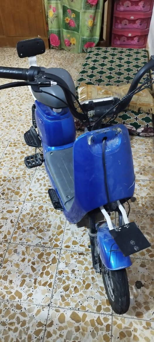 ماطور شحن  بطارياته مايشحنن السعر 100مع المجال ***********العتوان كربلاء حي النضال
