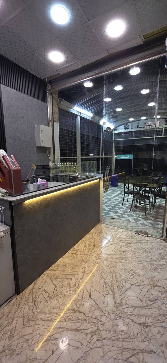 السلام عليكم
مطعم ماكولات سريعة جاهز ومتكامل للبيع وبسعر مناسب 
العنوان بغداد / الزعفرانية / الرشيد 
السبب (لعدم التفرغ ) 
مطعم شغال ورزقة خير من الله 
للاستفسار اكثر مراسلة الصفحة او واتساب 
*********** واتساب فقط
