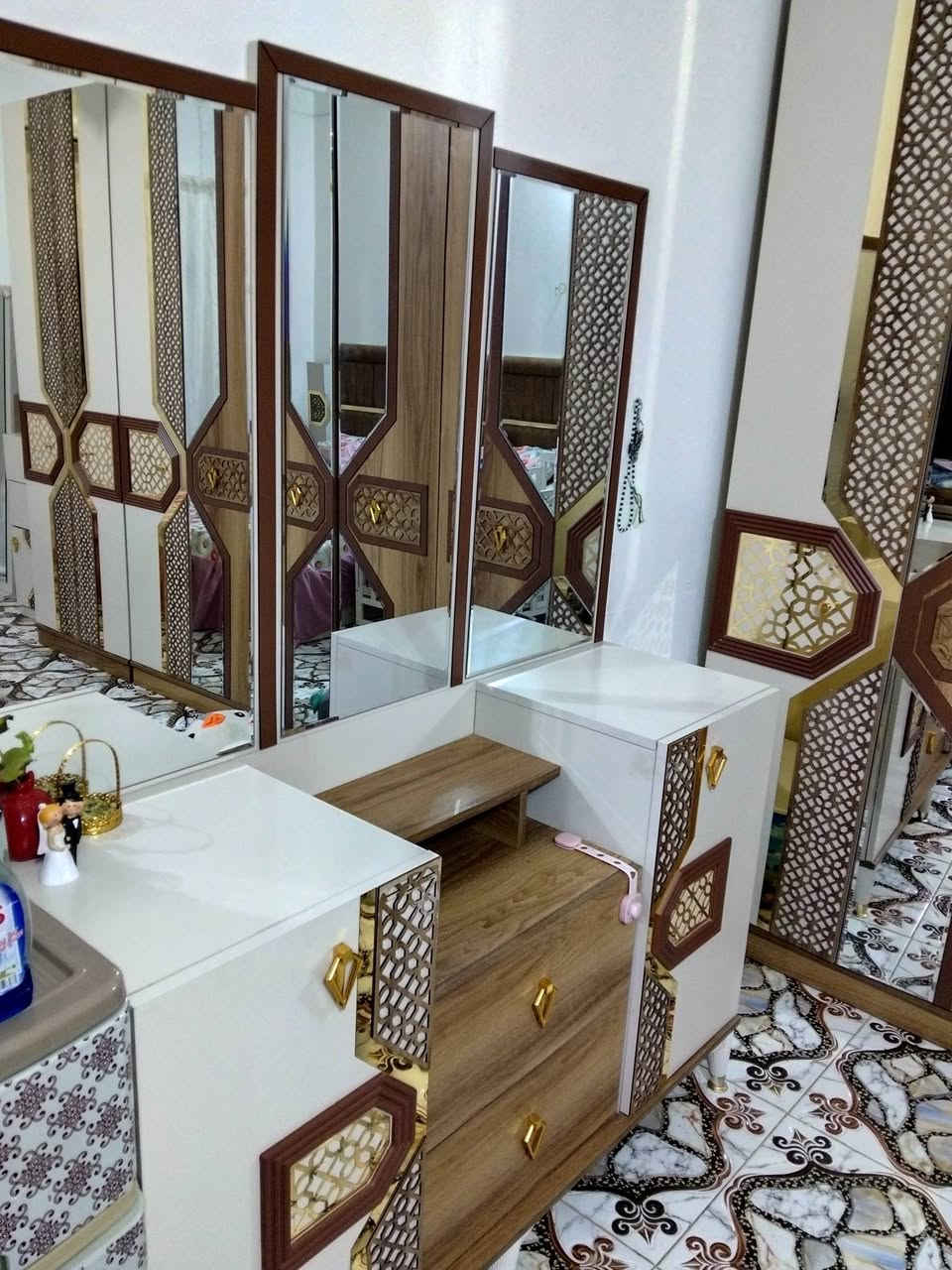 غرفه تركيه للبيع جديده ستخدام قليل الشراي يراسل واتس اب على هذا الرقم ***********
