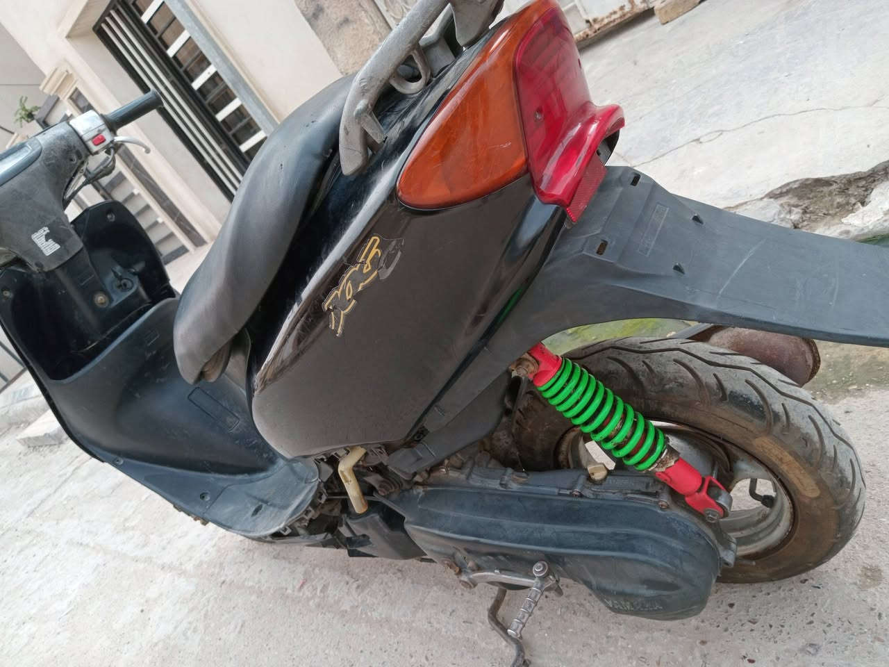 عصفورية • تشتغل • ما بيه باتري