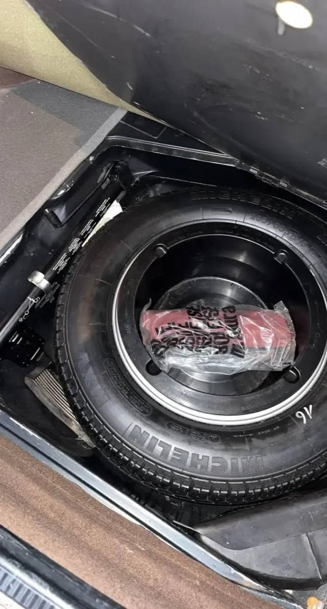 جامبو 560 باب طويل  موديل90 بلاد قطعه. وحده صبغ مكفوله من التعمير والعيوب   كل نقص مابيها  

***********
