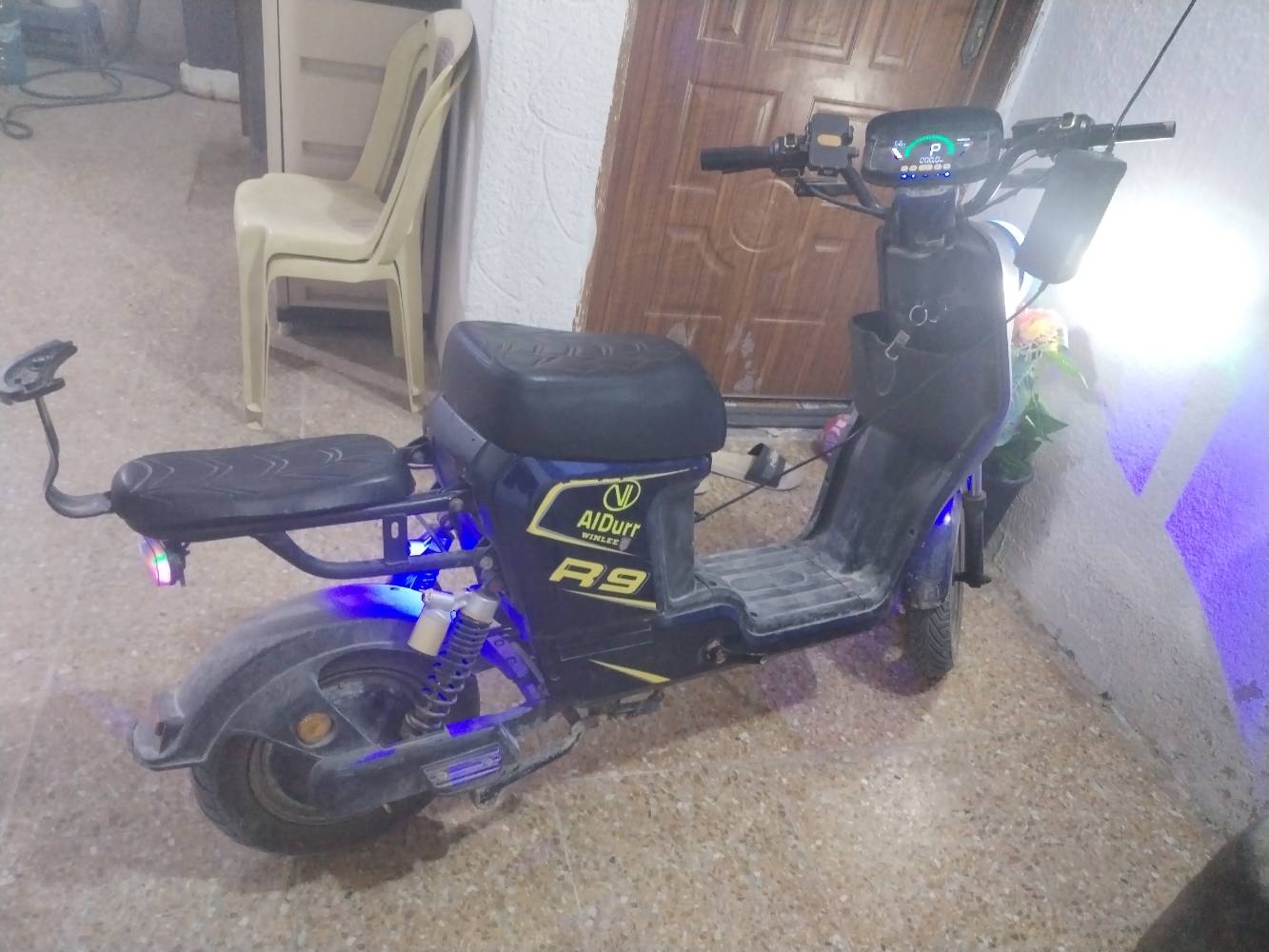 R9 • بطاريات16امبير • مدى٢٠كم