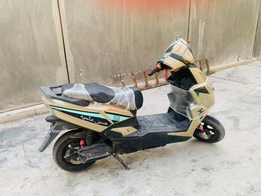 السلام عليكم دراجه شحن للبيع دراجه سكنس موديل 25 خير من الله فول مواصفات كلشي مابيه 280 وبيه مجال المكان بغداد الرقم ***********
