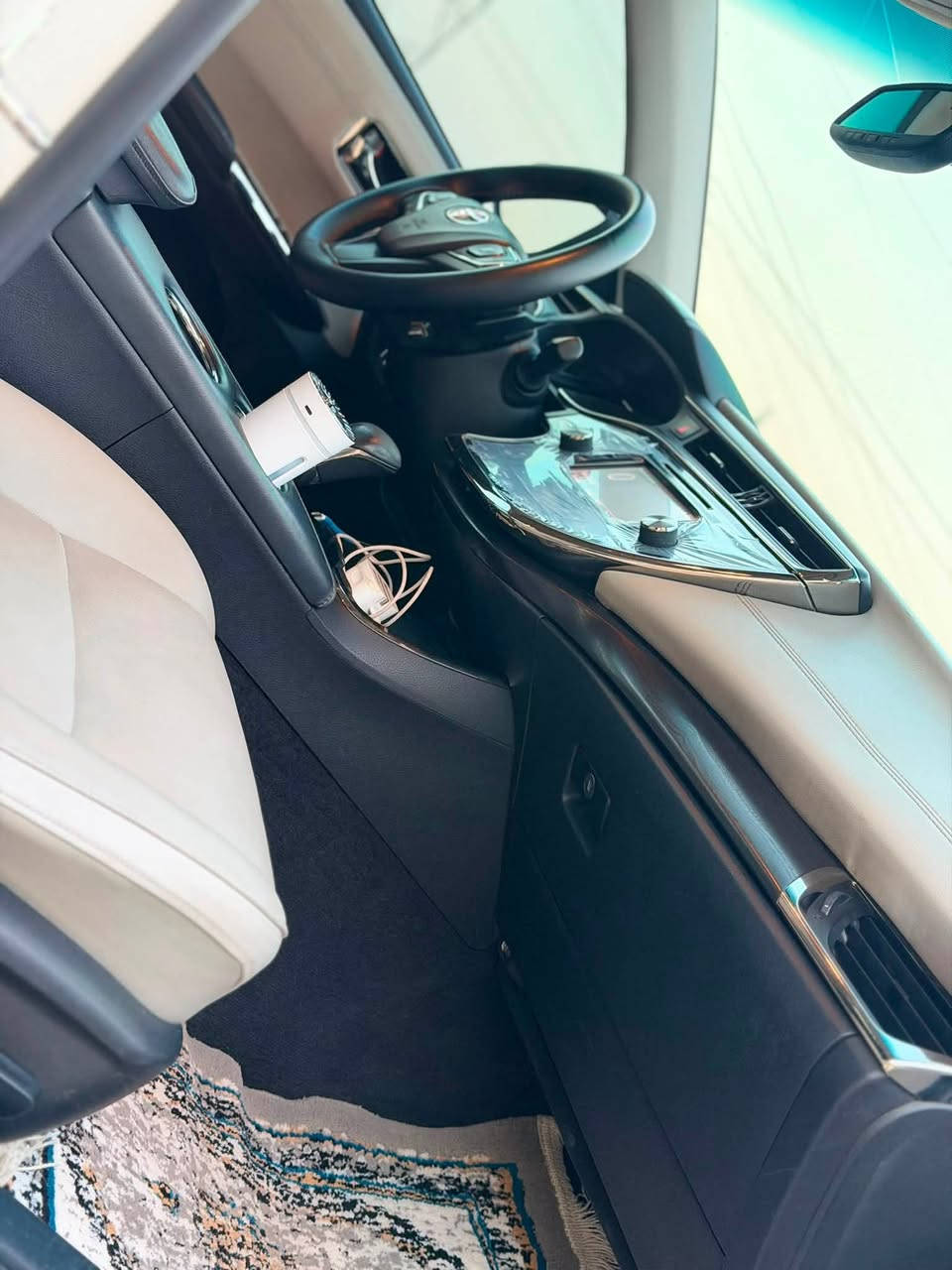 Avalon 2016 limited  nrxe 175$      ***********
تۆيۆتا ێەڤەلۆن  2016 
سەيارەکە مواسەفات ئەمەريکی فول فول 
هەتا بڵێي جوانە 250دينەر مەسرەفی نيە 
تەنها 3پارچەی بۆياخە بە حاڵ ناەی گرتوە 
بە ناوی خۆمەوەيەو کتابی جام ڕەشی هەيە هی مرور
هەمو گيانی بەشەرتە   بۆ زانياری زياتر 
نرخی 175$ يەک تۆز معامەلە 
***********
