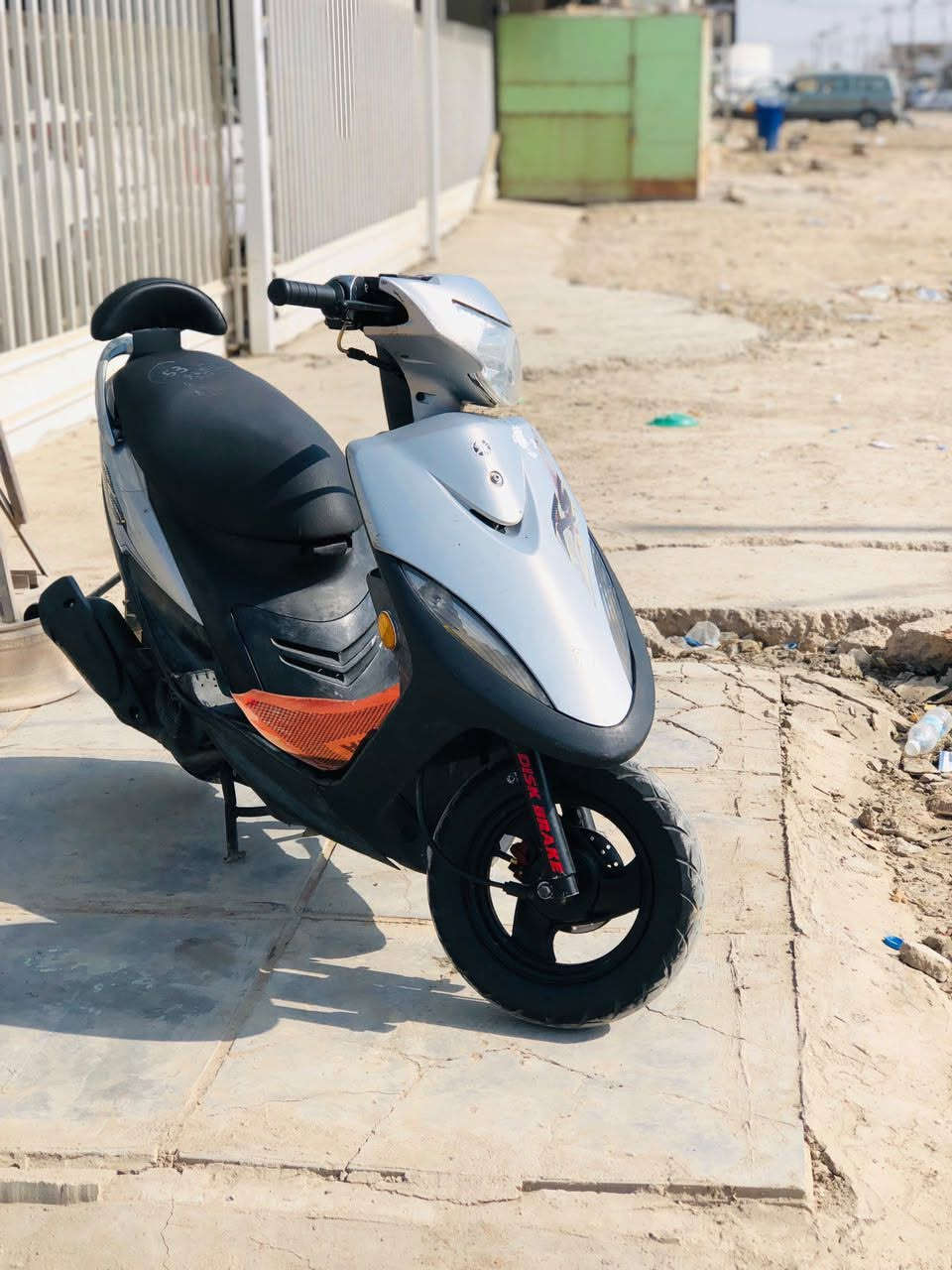 سلام وعليكم دراجه ماكس كله شغال برغي ما مفتوح السعر 850 بيه مجال عل فحص *********** .
