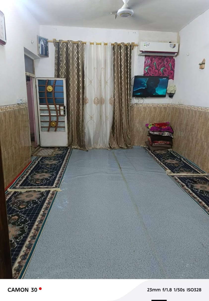 سلام عليكم بيت البيع 120متر ركن يتكون غرفة وصالة ومطبخ وستقبال وصحيات  كربلاء الحر الرشيد قريب عله مجمع الشكرجي  السعر 50وبي مجال لاستفسار  ‏‪***********

