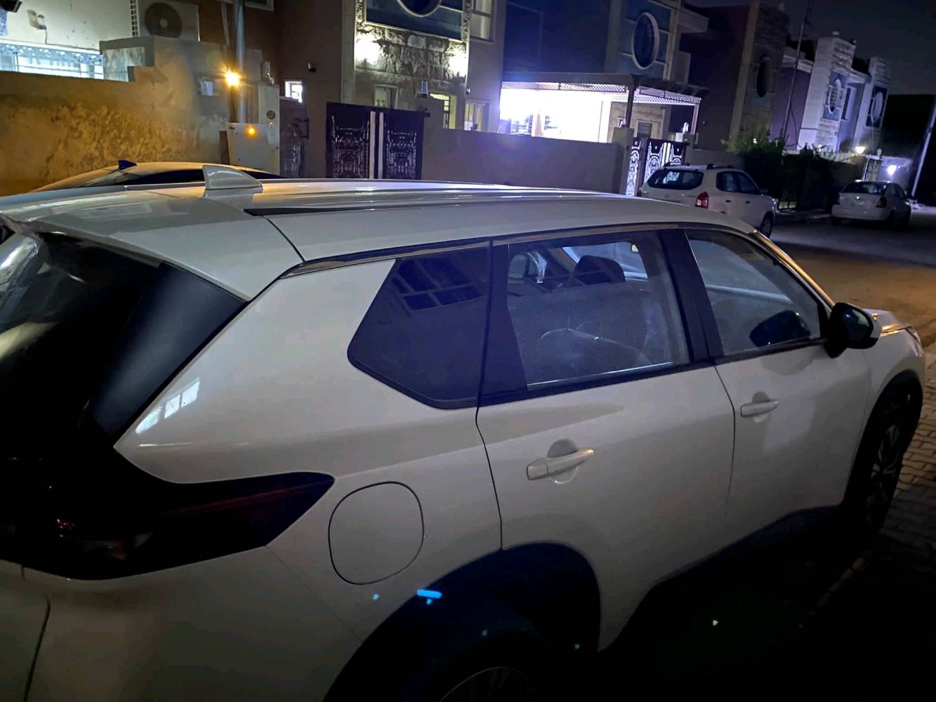 السلام عليكم
نيسان روج23
كير محرك شرط 
محرك 3 سلندر
تبريد ثلج  قطعتين
ضرر سونار مرفق
فول ماعدا تنته 
تصمه تحكم استيرن جيهتين
رقم اربيل شرط التحويل 

للمراوس 
***********