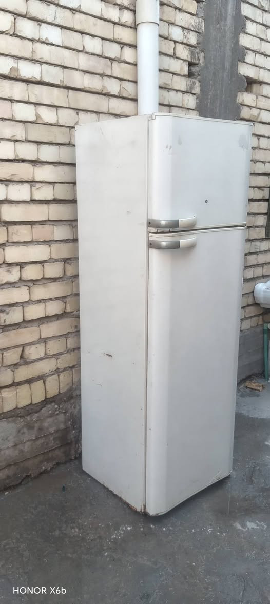 يا الله سلام عليكم ثلاجه نوع LG للبيع الارتفاع 180 والعرض 65 الاستفسار الاتصل على الرقم ***********
