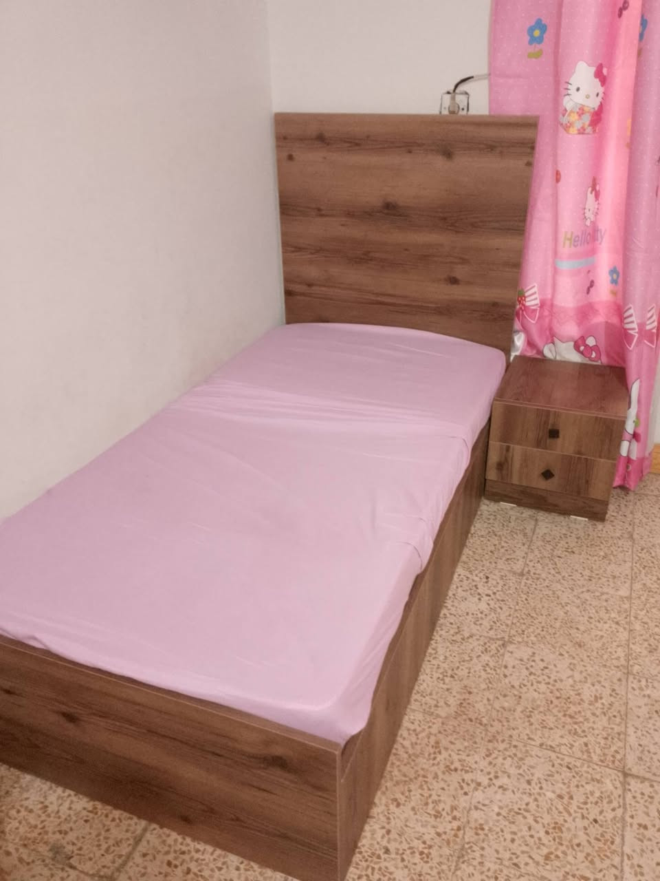 للبيع غرفه نوم تركي ماركه 6قطع مستعمل شهر للاستفسار اتصل على الرقم ***********
