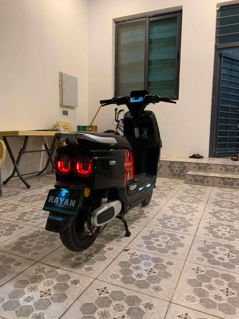 دراجه ريان للبيع بدون بطاريات
عدد البطاريات 6 حجم كبير
الدراجه حلوه ونضيفه
الدراجه ايطاليه 
وقليل منه بالفلوجه

السعر:350

هـ:***********
