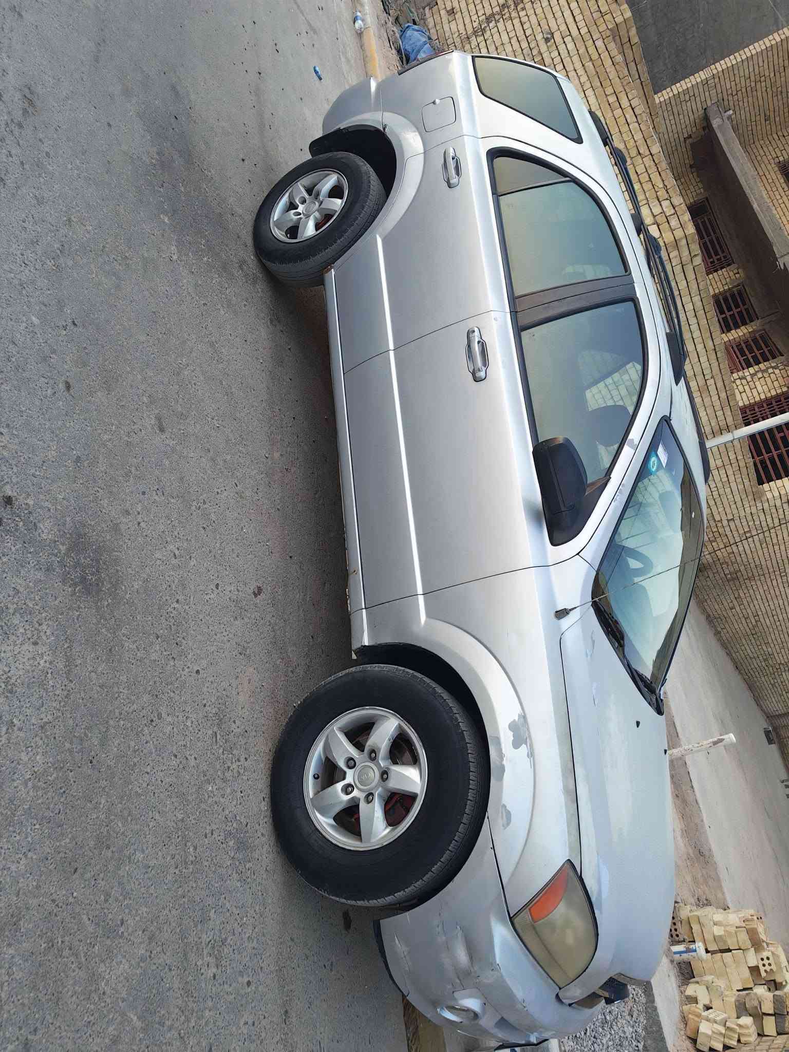 سلام عليكم للبيع سورنتو موديل 2006 رقم بغداد بسمي تحويل مباشر بيها صبغ حزام مكينه سته سلندر ٣٣٠٠ بيها تبخير  تبريد يرادله غاز سعرها ٦٨ وبيها مجال قليل ***********
