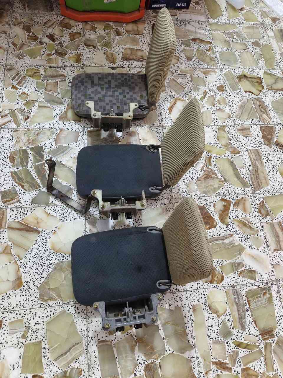 للبيع بل ٣٠٠ اتلاثتهن ***********

