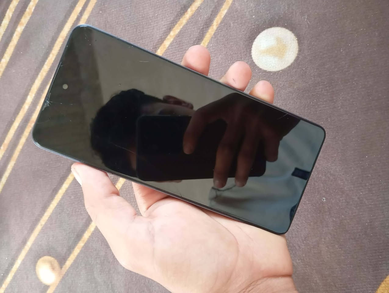 📱 Tecno Spark 10 Pro 8/256GB للبيع
رام 8GB
ذاكرة 256GB
معالج Helio G88
شاشة 6.8" FHD+ 90Hz
كاميرا خلفية 50MP
سيلفي 32MP
بطارية 5000mAh
شحن 18W
بصمة جانبية
USB Type-C
الجهاز شغال بصورة طبيعية
⚠️ الملاحظات: بيه فطرين خفيفات جداً بالشاشة، وفطر خفيف بالظهر، وما مأثرات على الاستخدام.
السعر: [130] قابل للتفاوض بالمعقول.

النجف كوفه .
