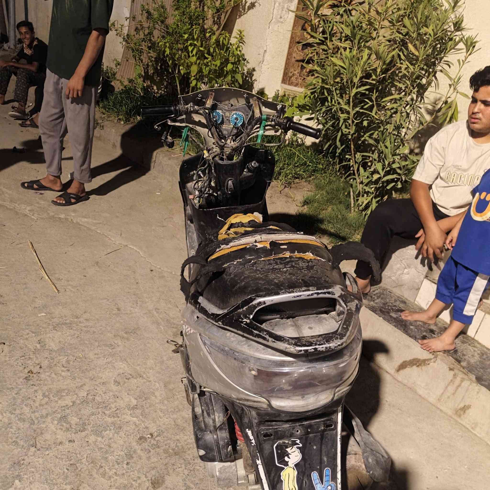 سلام عليكم درجة البيع كامكو عوزه ب اباتري  سعر 125 وبيه مجال  ***********
