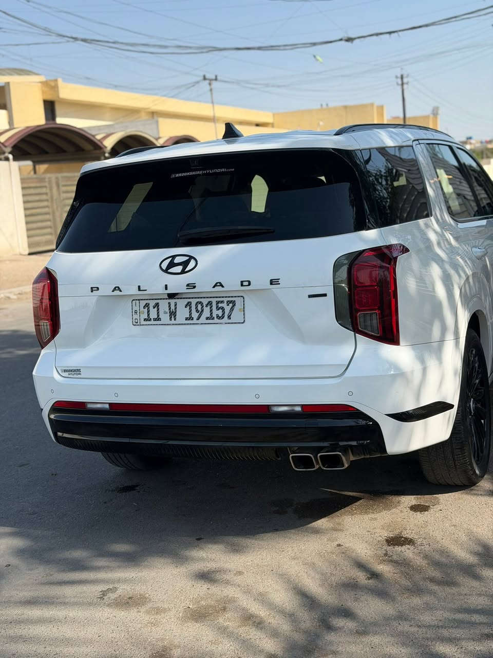بلاسايد كالكرافي موديل 2024 وارد امريكي محرك 3800
ماشيه 28000 كيلو متر اللون ابيض 
الرفم بغداد دولي بأسمي السياره
السياره مكفوله من الصبغ والتبديل لابجم مفتوح ولاظهر ولاجوانب 
حادثه فقط تكحيل بارد بالقماره وشويه عله كد شبر بالبنيد أثر أحتمال سقوط غصن شجره عليها وكما موضح بالصور المرفقة 
كامل مواصفات 
فتحتين سلايد روف
كشنات كهربائيه تحكم خزن ميموري
رادارات أمامية وخلفية وجوانب
كاميرات عدد5 كامره 360 درجة 
تشغيل وتقديم وترجيع عن بعد بالريمونت 
داتشو قياس السرعه في الجامه الأماميه 
شاشه دجتل متعددة الألوان 
خمسة وضعيات قياده
جنطه كهرباء 
كشنات ملكي الوسط منفصل وكثير من 
المواصفات الأخرى
السعر 325 $ ورقة 
بيه مجال قليل 
للأتصال بالرقم 
***********

نص مكتوب في الصور:
- 2024 Hyun...
- bid.cars
- 1 / 16
- BIDCARS
- 100 4G+ 2024 Hy... 11:22 2024 Hyun... bid.cars 3 / 16 1:1 BIDCARS
