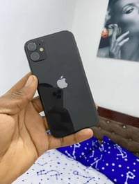 ايفون 11 • 64/128GB • بطارية 100%