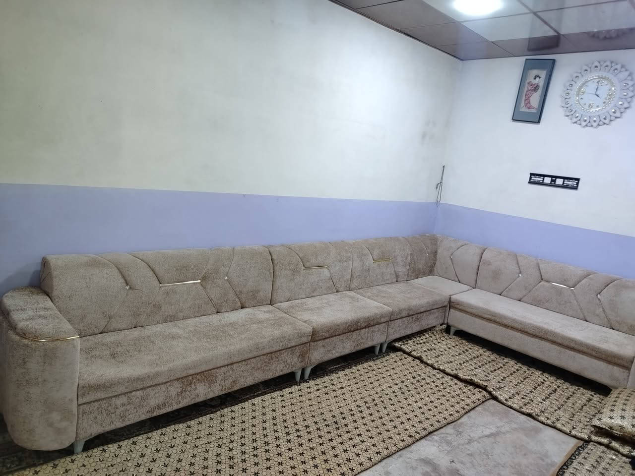 ديوان جديد مستخدم شهر للبيع الشراي يجي خاص او اتصل***********
