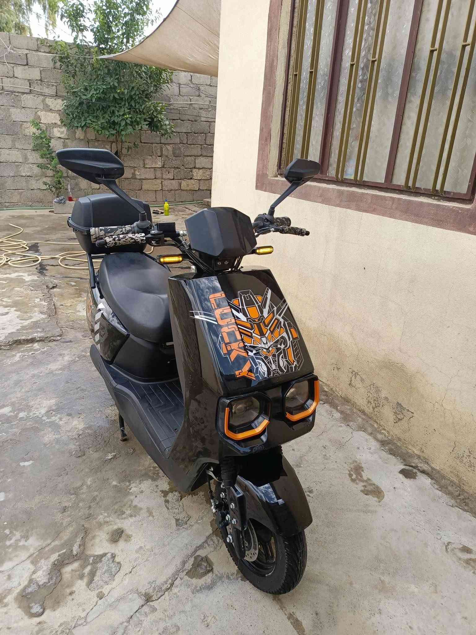 دراجه الروعه نضيف فول لفول ما مسختدم كثير 
البطاريات 5
سرعه 60"50
بصمه وحده مع سويج2 او سويج الصندوق هم 2
لايتات زينون ولاشاير والخلط كلو شغال دراجه مكفوله ما ملعوب بيها ولابكهربايتها السعر 725وبي مجال ورجاً لحد يطب خاص وما يشتري هذا رقمي ‏‪***********‬‏ للتواصل ♥
