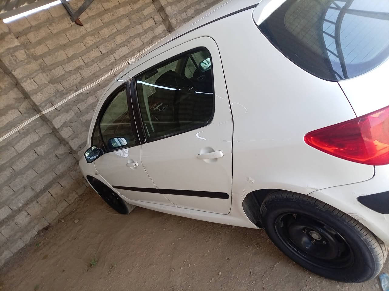 للبيع بيجو ٣٠٧
موديل ٢٠٠٦
 الإستفسار اتصل ***********
