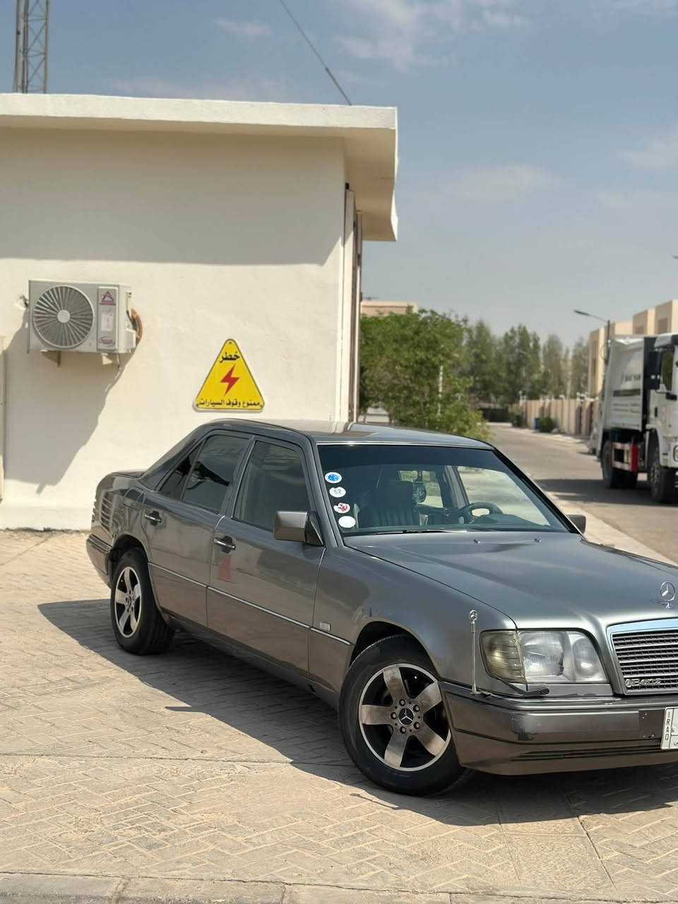 السلام عليكم مارسدس دب محور بطة 2500 جاهزة سيارة مكينة كير تبريد ثلج ❄️ حدادية كلها جاهزة دواخلها نضيفه قواعد دبل بلاد مصبوغه كلها بدون ضربة سنوية نهاية 27تخلص بسمي رقم بغداد سعرها 65 ورقة وبيها مجال للناس الطيبة والشراية مكاني كربلاء ***********

