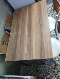 ميز طعام للبيع سعر 90 المكان الحريه الاولى الرقم 07707265456