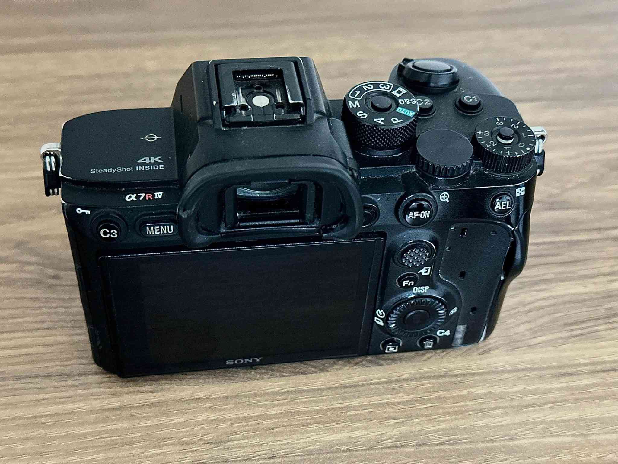 عدسة سوني 70-200 • فتحة F2.8 • كاميرا سوني R4
