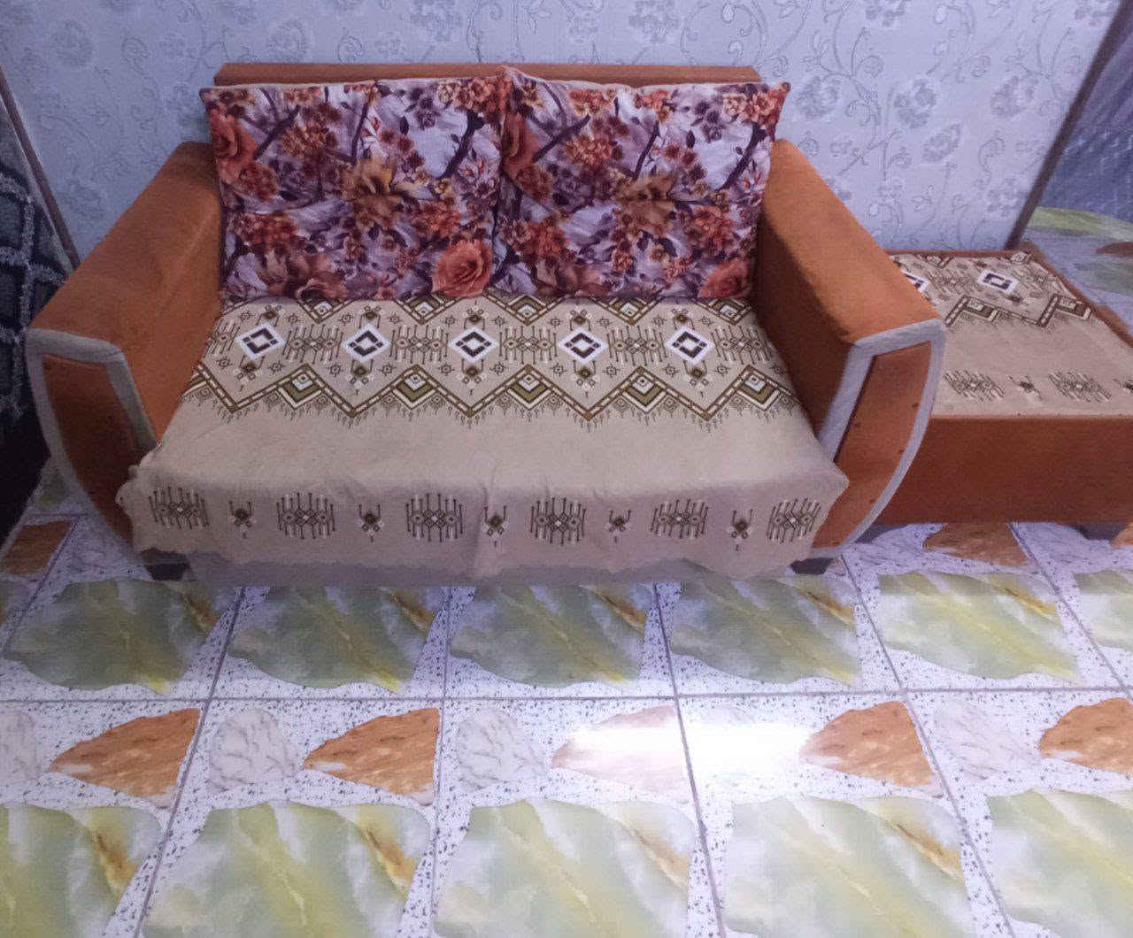 للبيع سبع مقاعد وطابورية ب85 
زعفرانية
***********
