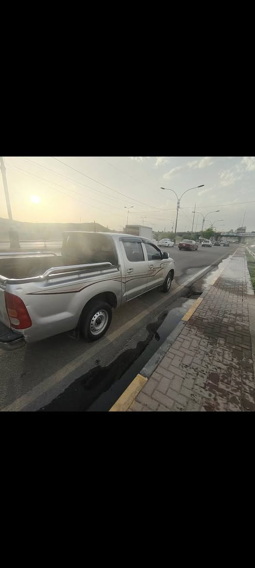 هايلوكس • ٢٠٠٦ • بدون صبغ