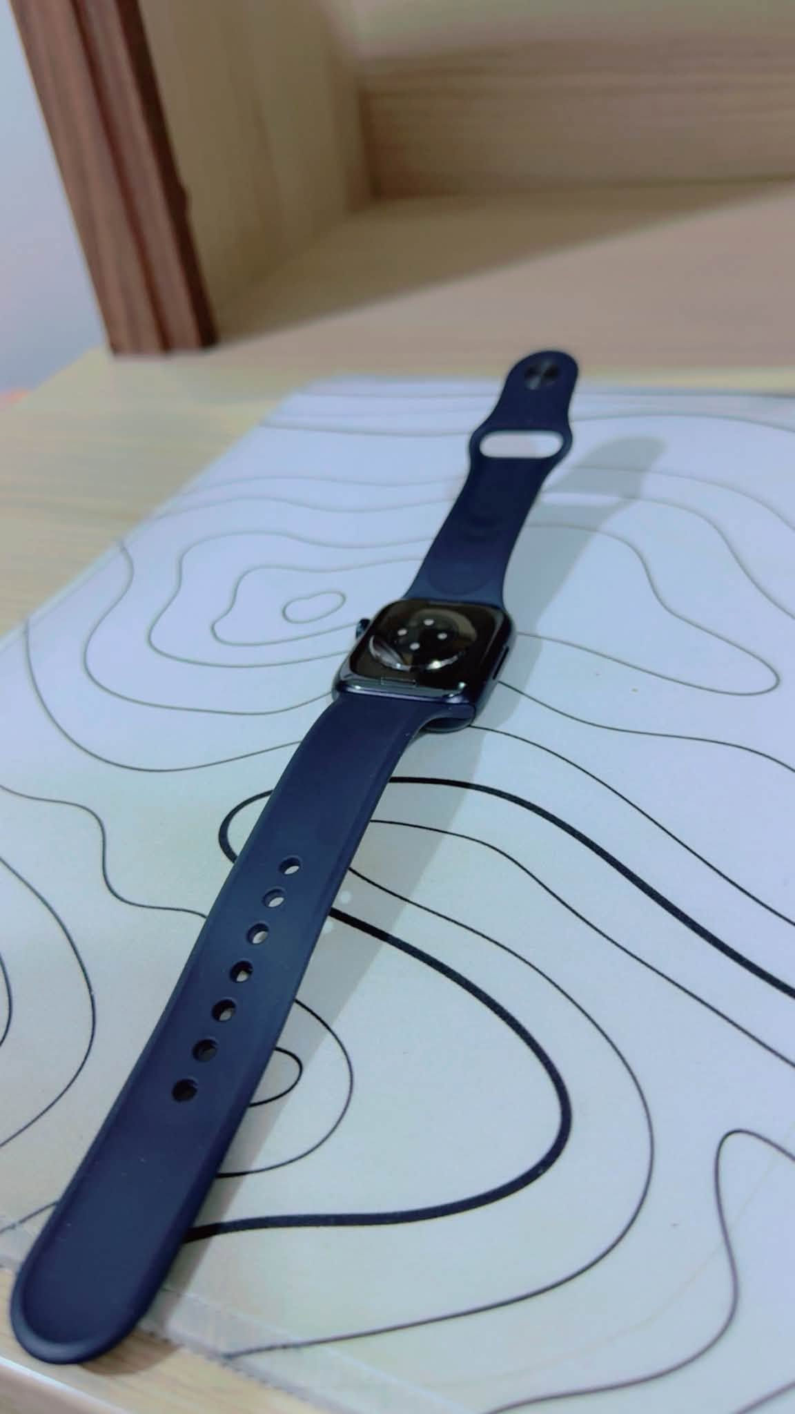 Apple Watch Series 9 GPS
ابل واتش سيريس 9 تحديد موقع  
الساعة أخت الجديدة واستعمال جداً جداً قليل، ونظافتها 99% كدام عينيك
الموديل: Apple Watch Series 9 GPS
• المعالج: معالج S9 الخارق (أسرع وأسلس أداء)
• ميزة النقر المزدوج (Double Tap): تحكم بالساعة وبالمكالمات بحركه الاصبع  بدون ما تلمس الشاشة.
• اللون: Midnight (منتصف الليل - كحلي غامق ملكي) 
• حجم 41mm
• ⁠مع سيرها الاصلي الكحلي الغامق 
• الذاكرة: 64 جيجابايت
• نسبة البطارية: 98%
مكاني بغداد 
للتواصل ***********
