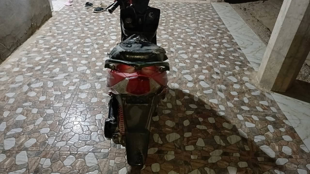 السلام عليكم دراجه كامكو شوف عينكم نضيفه من بره بس مكينتها عطلانه ولفات وياها گزوز رياضي ابيع كوم حديد لحد يگلي شبيها رجائاً الموشراي لايراسل ***********

المكان البصره القرنه ناحية الثغر 

السعر 75وبيها مجال للشراي
