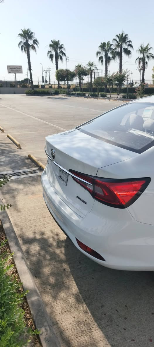 سلام عليكم
mg 5 2025 
ماشي 15الفkm وقابل للزيادة
سياره كلين بدون اي ضرر فقط شخط صغير بالداير
كير و محرك بشرط و بعدها بالضمان 
مواصفات نص فول بدون بصمه
كروز سرعة
شاشة
نظام ابل كار بلي + اندرويد اوتو
مري كهرب
كشافات ضباب
صندوك بصمه 
تبريد ثلج
ويل كب 
مكان السياره الموصل
سعر 88 ومجال
***********
***********
