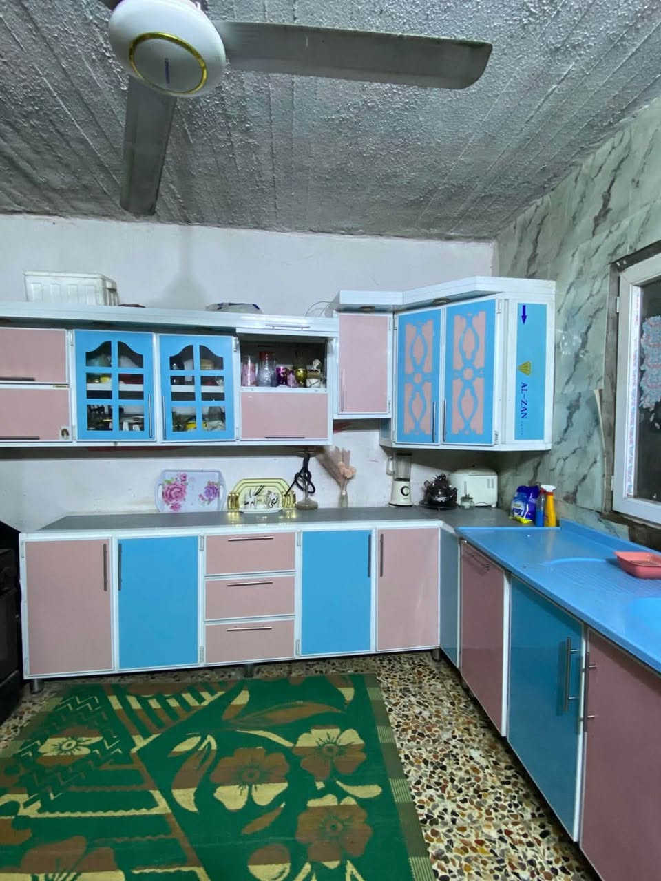 التواصل خاص او ع رقم
***********
 عندي ثلاجه ايل جي باب اول 
مبرده جديده اخذتها ب360 واريد ابيها اوصل الشراء موجود 
عنوانهم الزعفرانيه✅
طباخ 5 عيون شغال جديد فقط يحتاج تنضيف 
جربايه نفر 
كرسي ورحله 
معرض مبين بصوره نضيف مابي ضرر
كاونتر تفصال نضيف كلش 3 امتار والسنك متر ونص مرمر

كاظميه جكوك.✅
