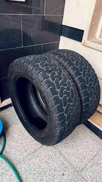 زوج تايرات • 275/60 ر20 • مستخدمة ٨ اشهر