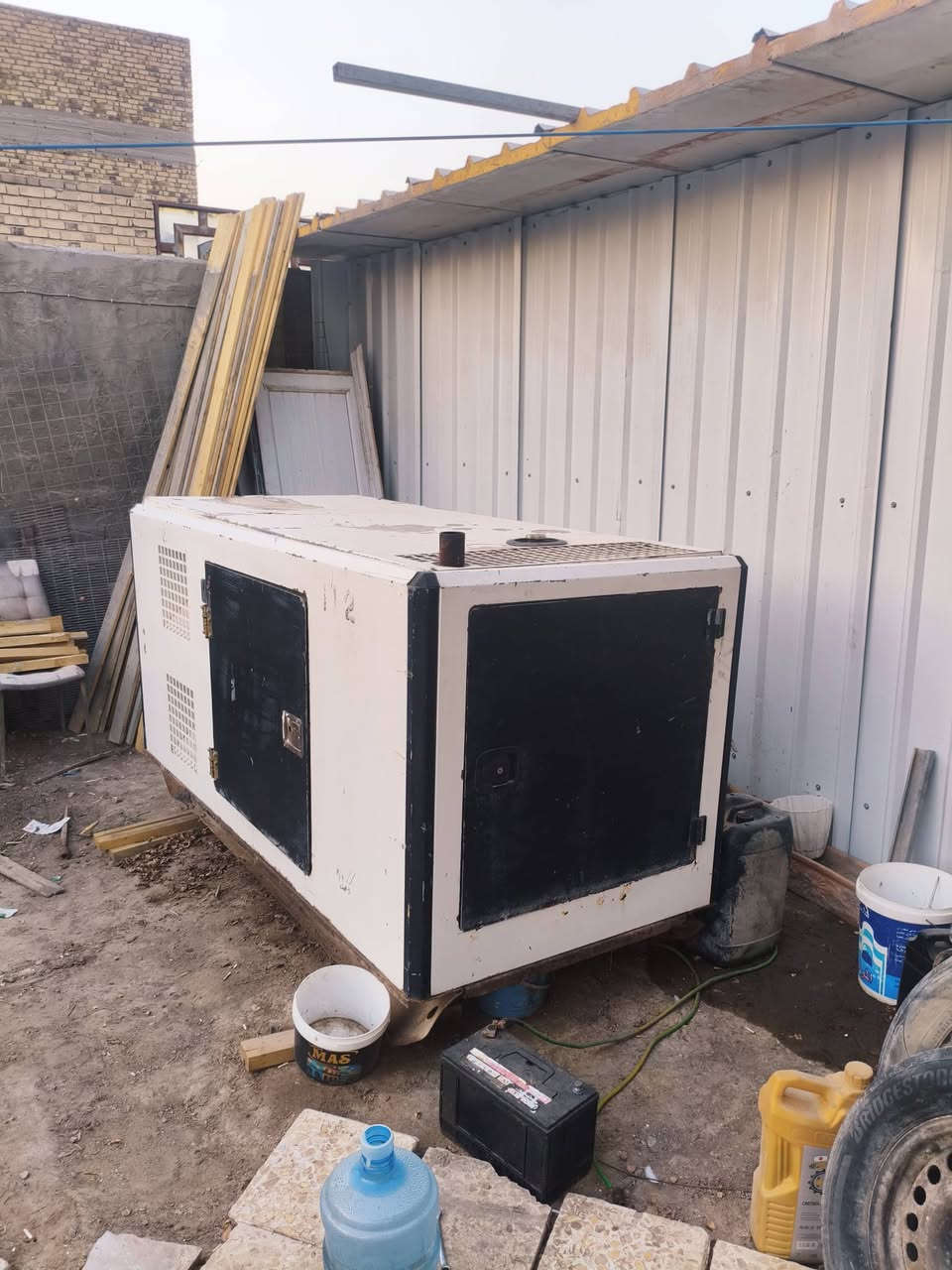 مولده كيه 30 kv ثري فيز محدثه كاتم لا دخان ولا تبخير نگره سلف السعر مليونين ونص ***********
