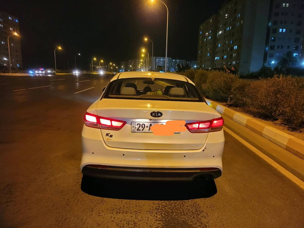 سلام عليكم كيا اوبتيما 16 امريكي 2400GDI موصفات عاديه شاشه صغيره تاج كامره دواره رقم واسط جديد باسمي سياره حادثها قبق جنطه مبدل بلادي وجملغ ايمن بارد مبين بل صور سعر 112 بيها مجال ***********
