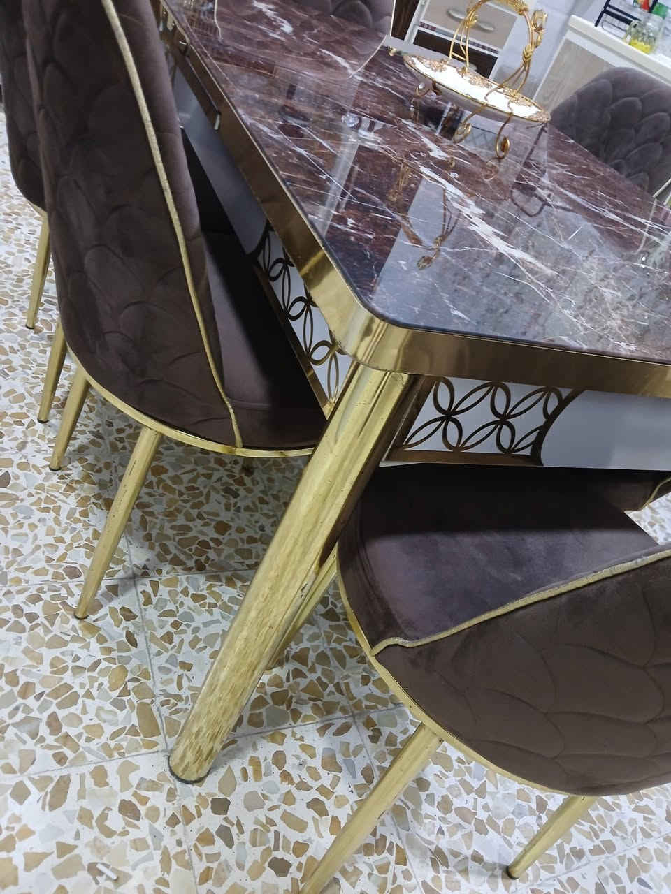 ميز طعام ٦كراسي نظافتو ١٠٠%
للاستفسار 
***********
