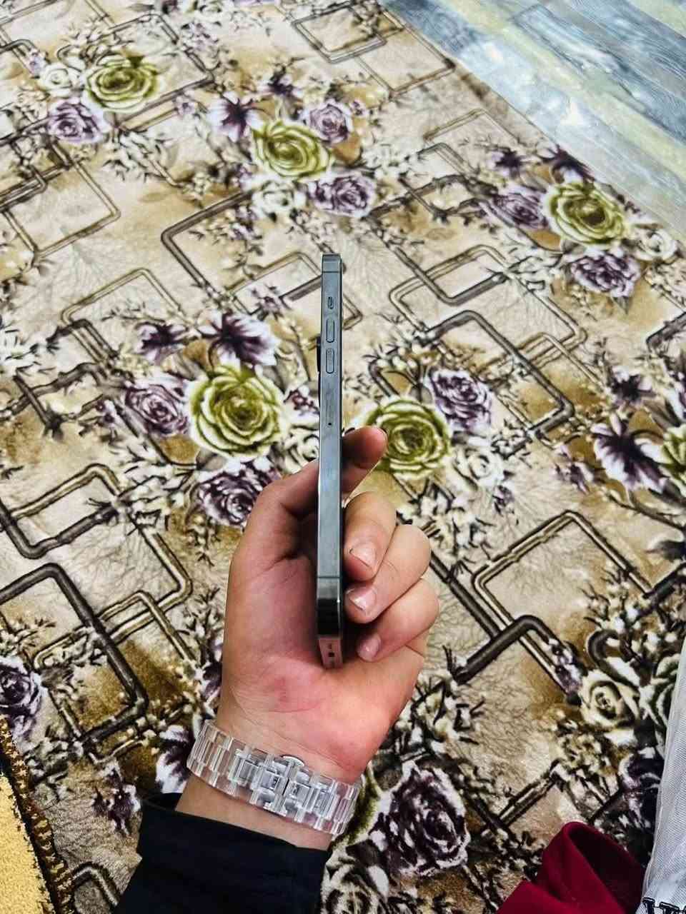 سلام عليكم ١٣برو ماكس نضافه ميه بل ميه جهاز نفس بل صوره فقط بطاريته مرفوعه ١٠٠وسعر خاص واتساب فقط ‭***********+‬
