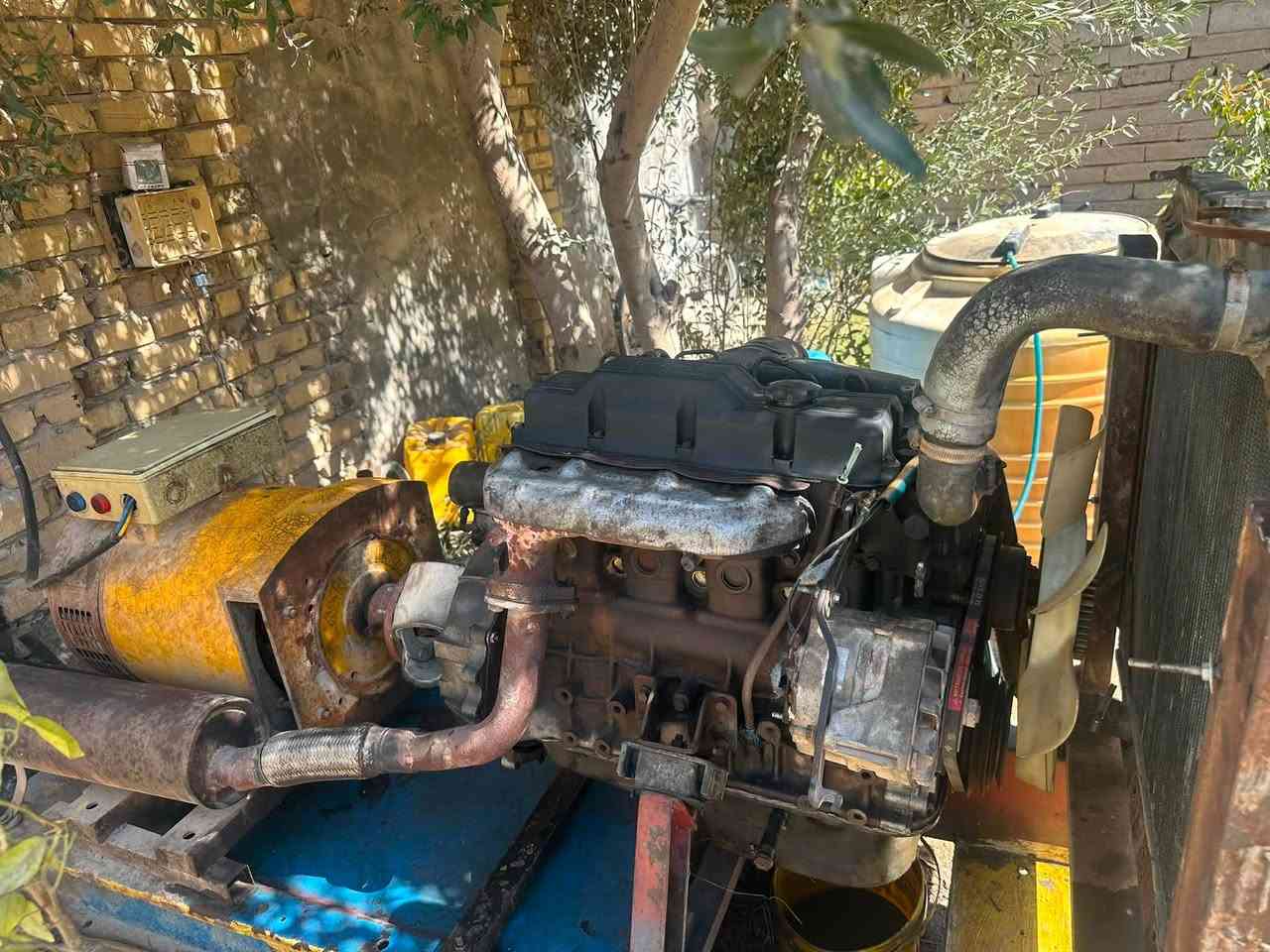 سلام عليكم للبيع مولده كيه محرك 2700/1راس توليد 30 كيفي 120 أمبير ثري فيز راس توليد محرك مكفولات ***********
