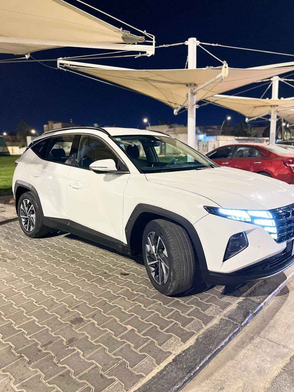 اللهم صلِ  على سيدنا محمد وعلى الِ محمد
🚗 للبيع 
Hyundai Tucson 2023
هيونداي توسان خليجي 2023
رقم بغداد وبأسمي
 🌍 المدينة – البصرة    
  🛣️  المسافة المقطوعة      - 60 الف كم  
--------------------------------------------
✅ المواصفات:  
هيونداي توسان خليجي 2023 🔥
فول مواصفات ما عدا القمارة حديد 🚗💪
نظيفة وعلى ايد وحده عدا بيها فقط  ٣ رصعات
سيارة اقصاد وبأسمي انه المالك والكفيل وستقطاع مباشر 
✨ المواصفات:
• الموديل: 2023
• الوارد: خليجي
• الممشى: فقط 60 الف كم ✅
• المحرك: 2000 سي سي "دوش" اقتصادي وقوي
• نوع الكير: أوتوماتيك + عادي
✅ أنوار LED نهارية وخلفية
✅ كشافات ضباب أمامية وخلفيه
✅ نظام حفظ المسار وتحذير الخروج عن المسار
✅ حساسات أمامية وخلفية + كاميرا خلفية عالية الدقة
✅ مقود متعدد الوظائف مع تحكم صوتي وبلوتوث
✅ نظام مراقبة ضغط الإطارات TPMS
✅ نظام مانع الانزلاق + ABS + EBD + نظام الثبات الإلكتروني ESP
• كراسي مخمل مريحة
• شاحن وايرليس 📱
• شاشة كبيرة مع نظام نفيگيشـن 🔍
• برادات بجوانب الدشبول الخلفي ❄️
• كاميرا، سينسرات، نظام توفير وقود
• داخلية نظيفة جداً
💰 السعر:195 $
 التواصل على ***********
